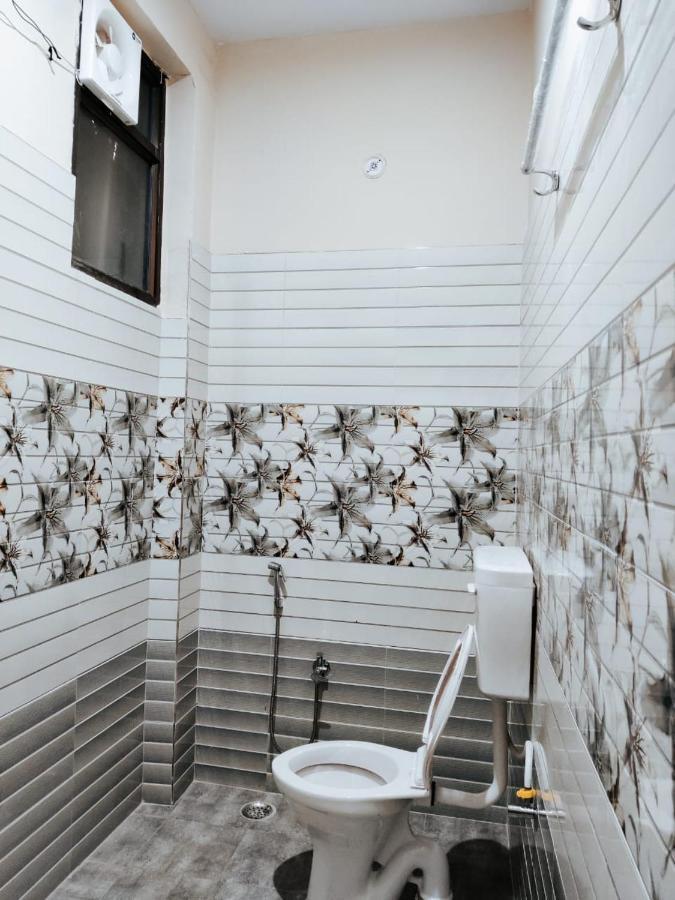 Priyaparadiseinn Varanasi Ngoại thất bức ảnh